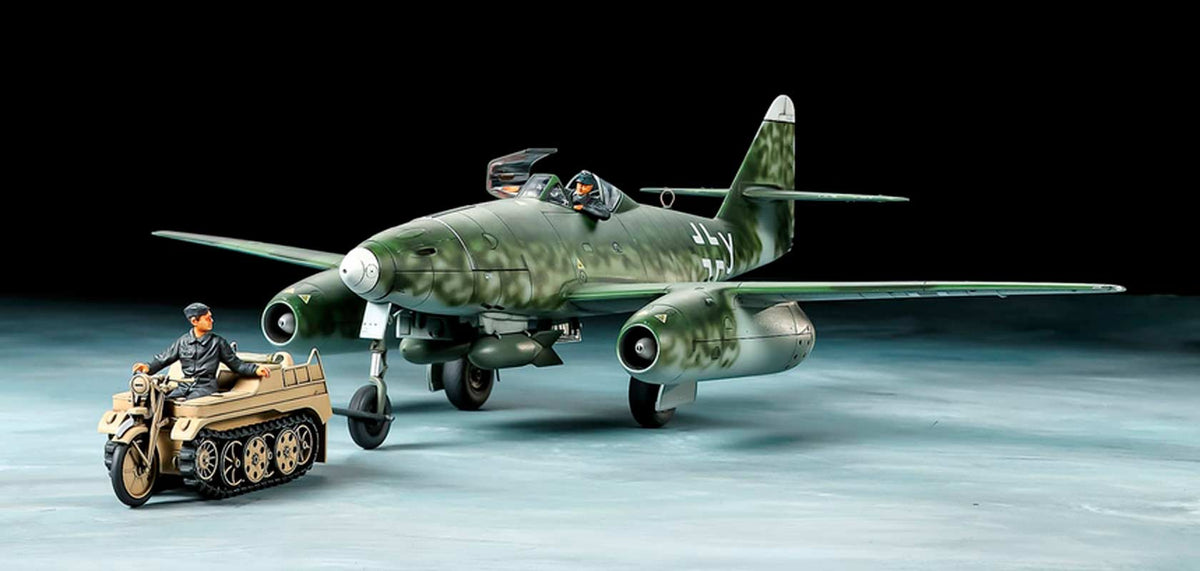 Tamiya Messerschmitt Me262 A-2a & Kettekraftrad - 1:48