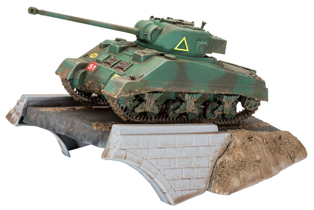 Revell First Diorama Set - Sherman Firefly modelkampvogn