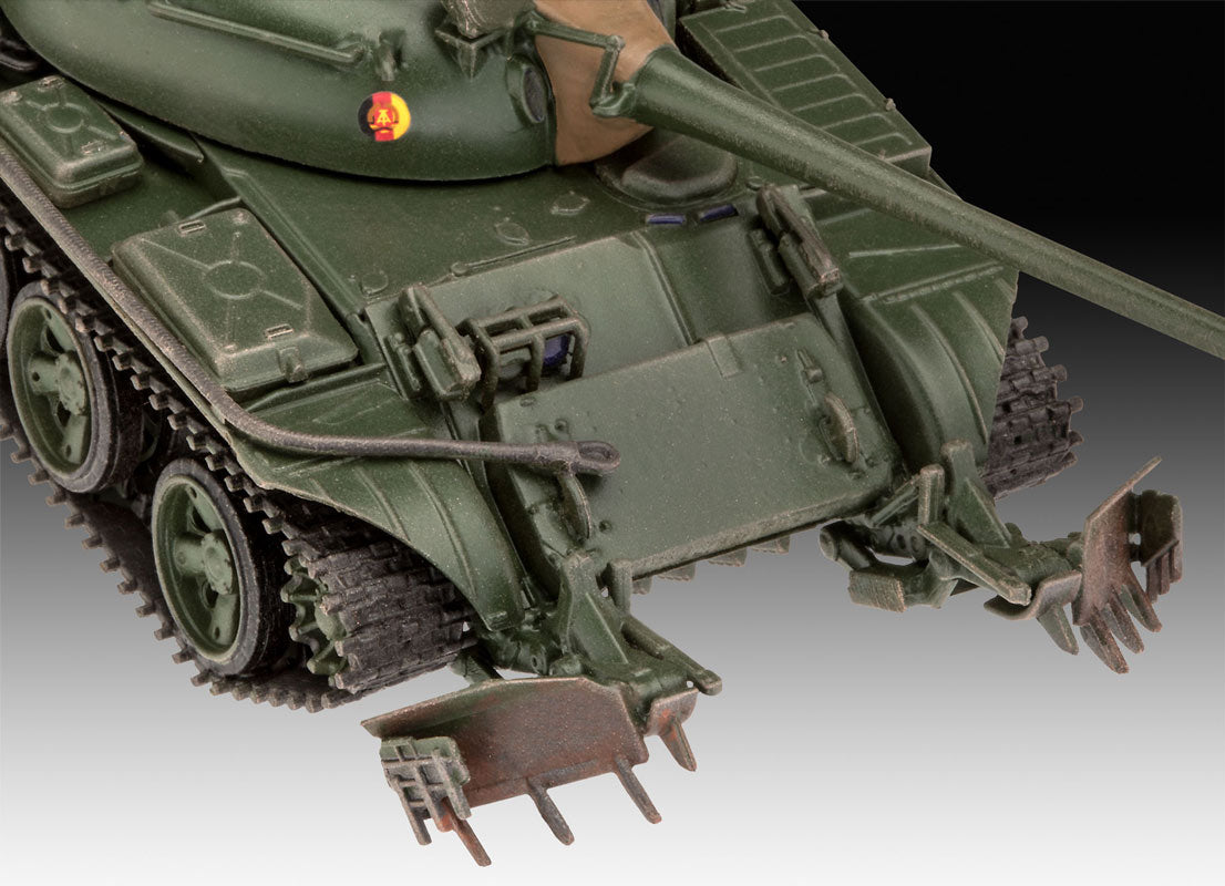 Revell T-55A/AM with KMT-6/EMT-5 modelkampvogn