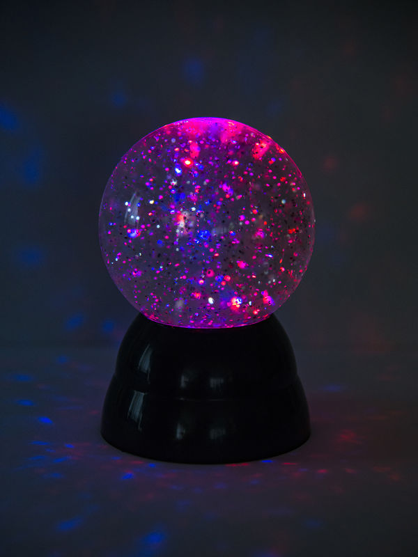 Glitter kugle med flotte farver og lys
