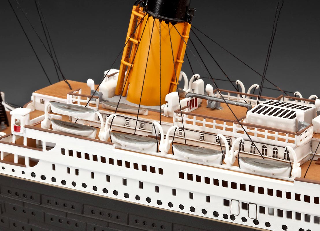 Revell R.M.S Titanic 100 års udgave