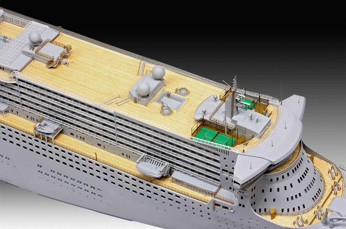 Revell Queen Mary 2 - Platinum edition