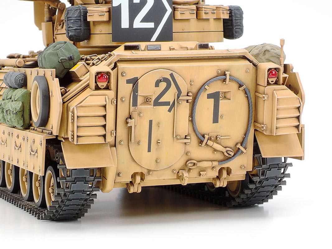 Tamiya M2A2 ODS infantry fighting vehicle modelkampvogn