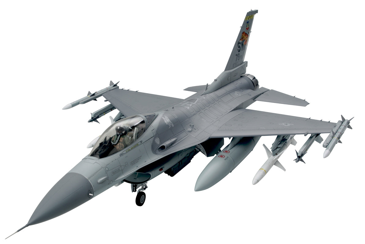 Tamiya F-16CJ "Fighting Falcon"modelfly