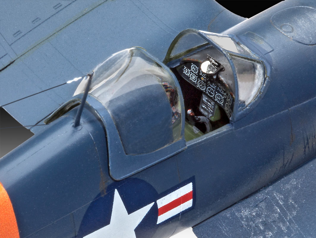Revell F4U-4 Corsair modelfly
