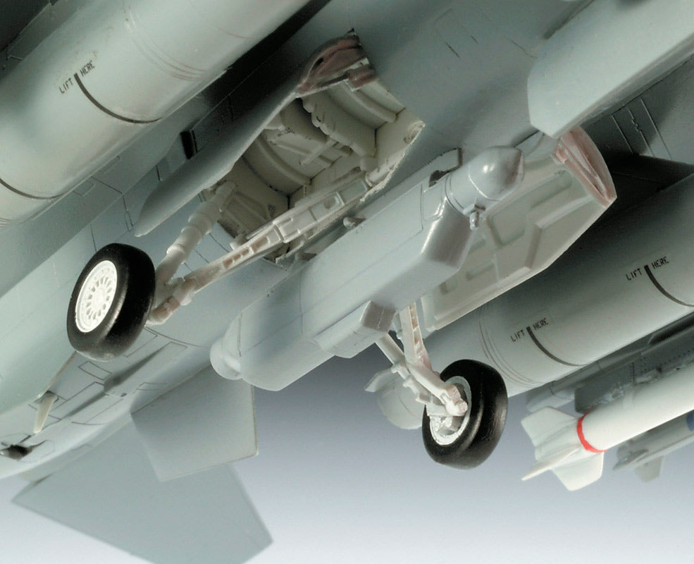 Revell US Air Force 75th Anniversary modelfly - Med lim og maling