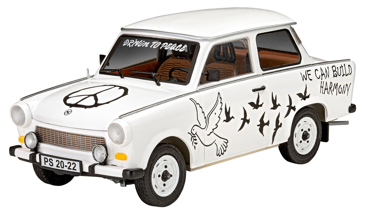 Revell Trabant 601S "Builder's Choice" modelbil - Med lim og maling