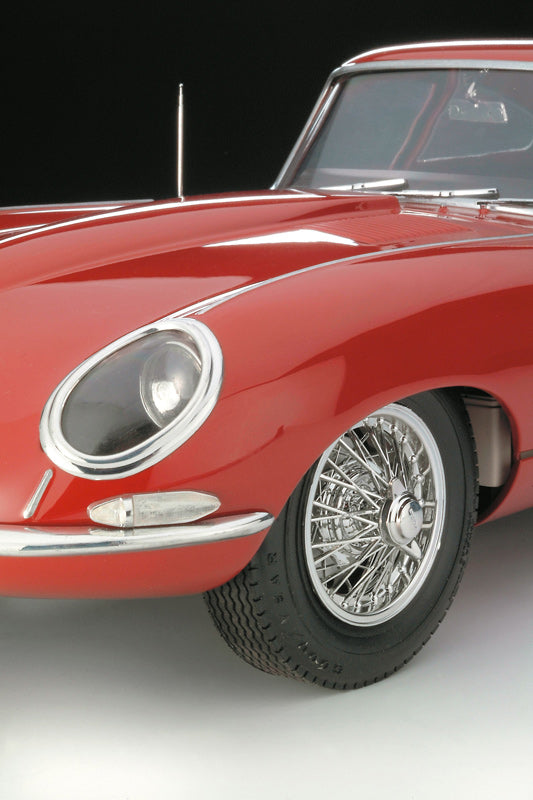 Revell Jaguar E-Type 1:8 - modelbil