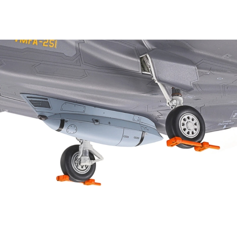 Tamiya 1/72 Lockheed Martin® F-35®C Lightning II® - 1:72 Modelbil