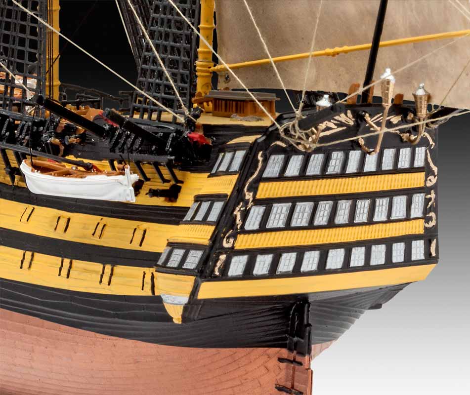 Revell HMS Victory 1:225 - Med lim og maling