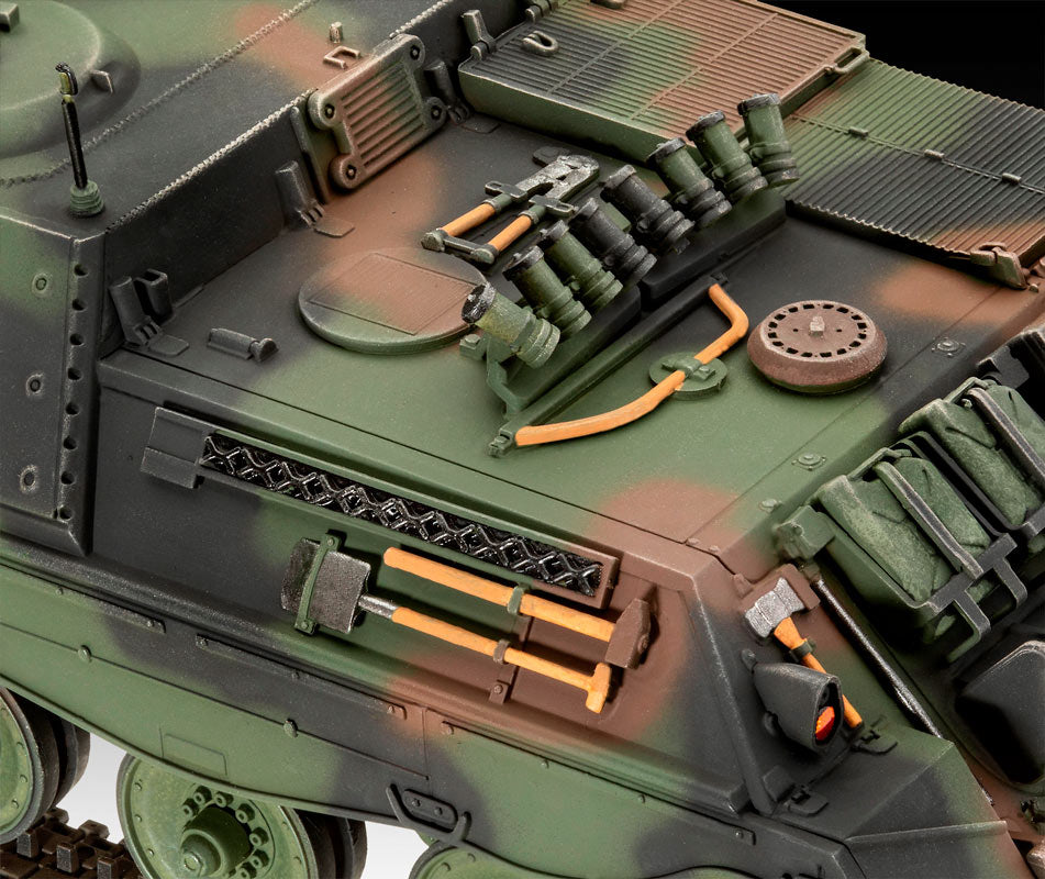 Revell Raketenjagdpanzer Jaguar 1: 1:35 modelkampvogn med lim og maling