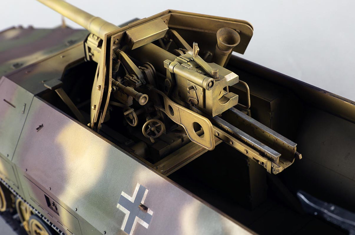 Trumpeter Tysk Sd.Kfz 251/22D half track - 1:16