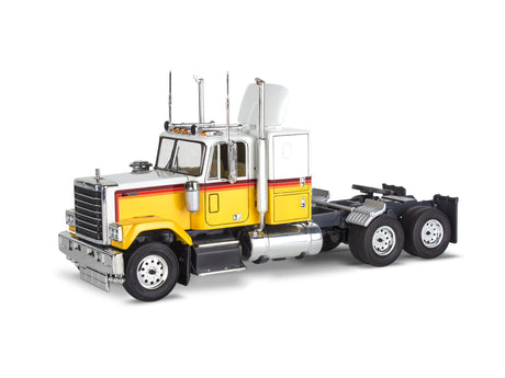 Revell Chevy Bison Semi Truck modellastbil