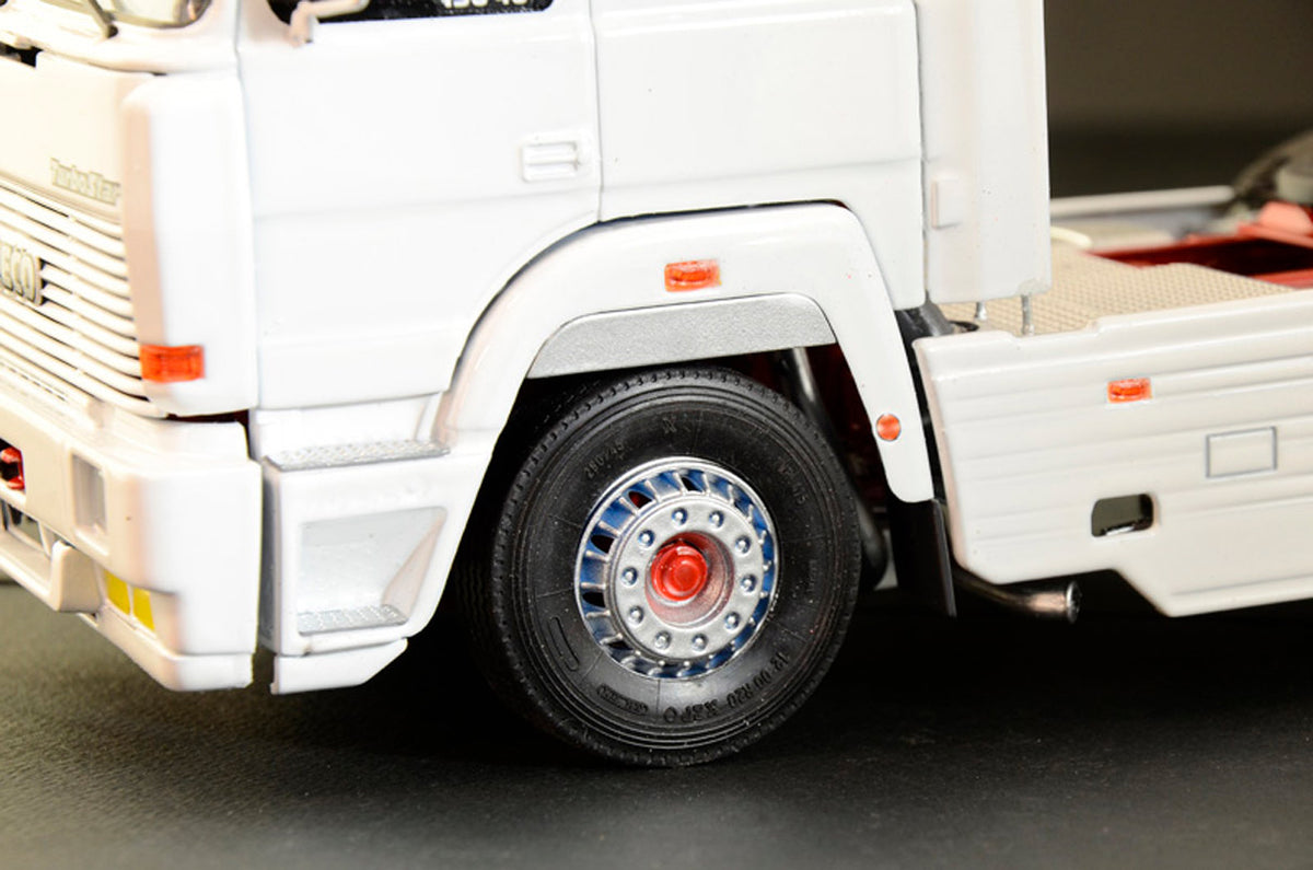 Italeri 1:24 Iveco Turbostar 190.48 Special - Modellastbil