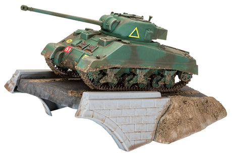 Revell First Diorama Set - Sherman Firefly modelkampvogn