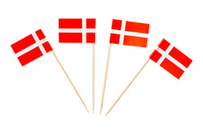 Små papirsflag på træpind