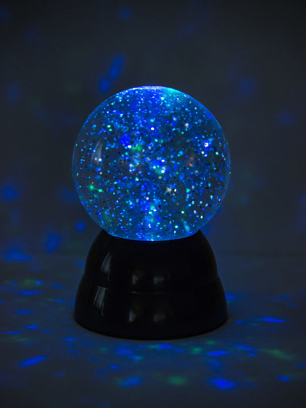 Glitter kugle med flotte farver og lys