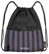 Wednesday Addams Nevermore Cello gymnastikpose