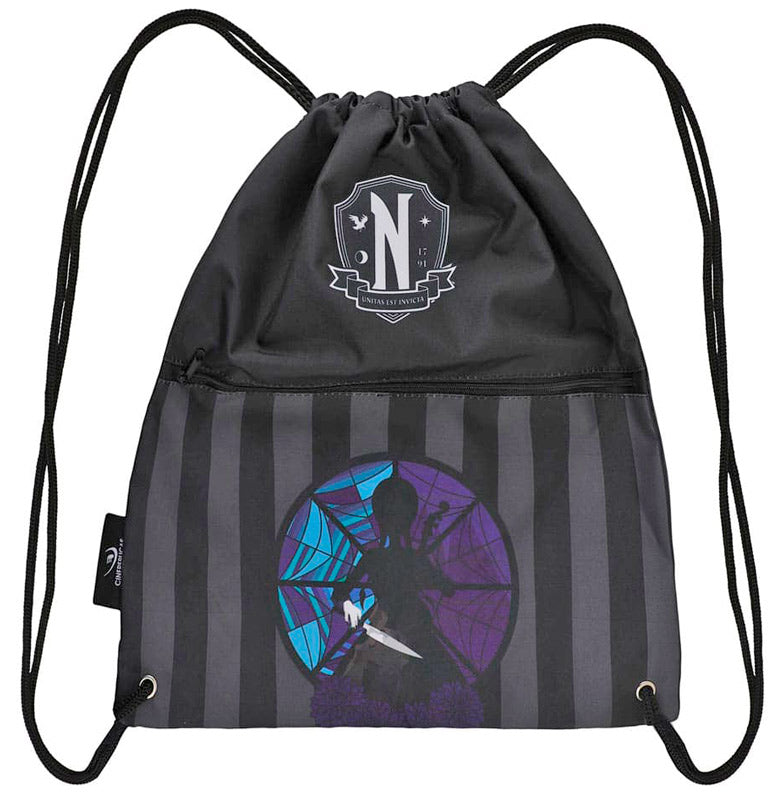 Wednesday Addams Nevermore Cello gymnastikpose