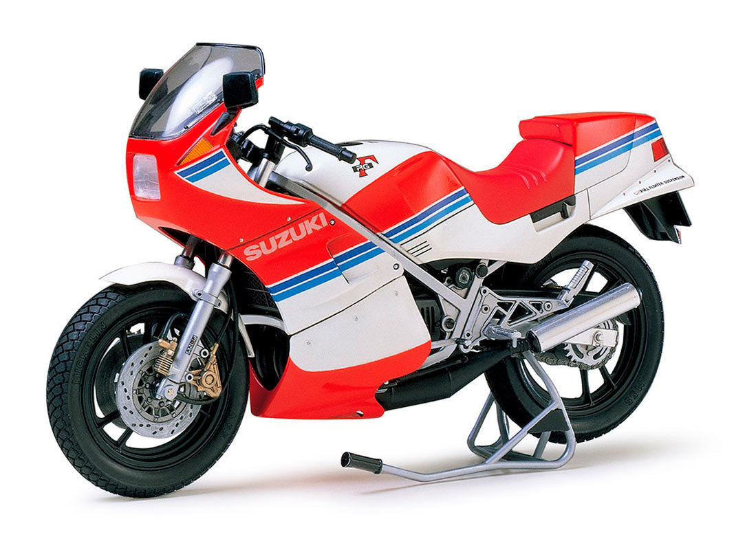 Tamiya Suzuki RG250 Γ with Full Options - Model motorcykel
