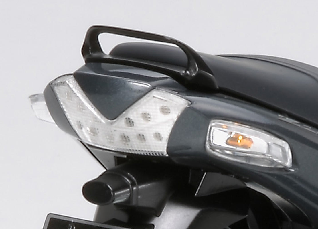 Tamiya Kawasaki ZZR1 1400 - Model motorcykel
