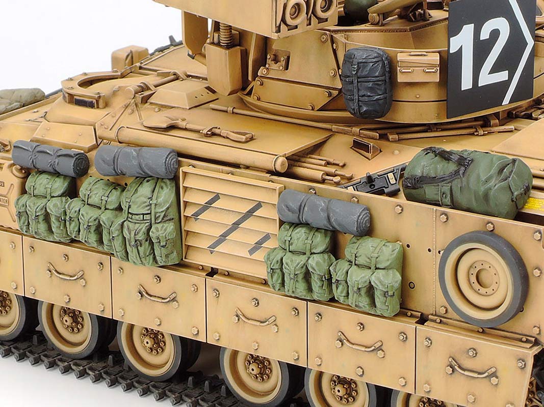 Tamiya M2A2 ODS infantry fighting vehicle modelkampvogn