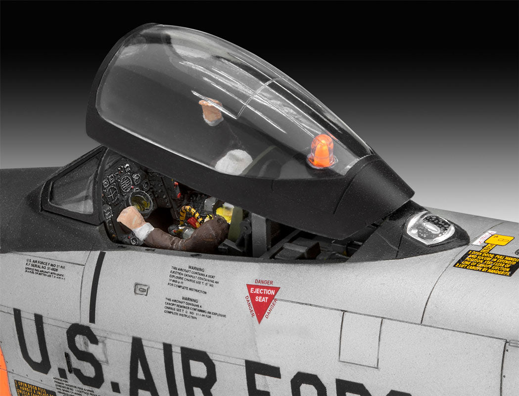 Revell F-86D Dog Sabre modelfly