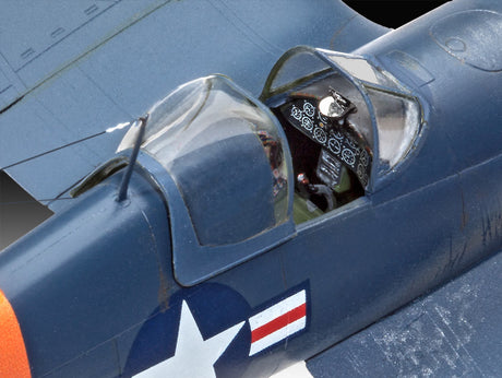 Revell F4U-4 Corsair modelfly
