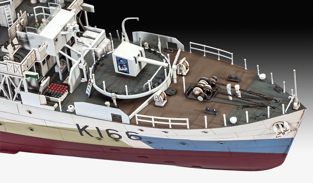 Revell HMCS Snowberry modelskib