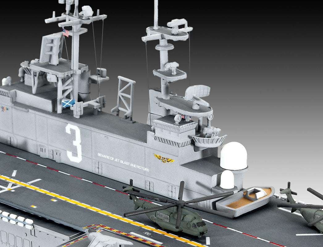 Revell Assault Carrier USS WASP CLASS modelskib