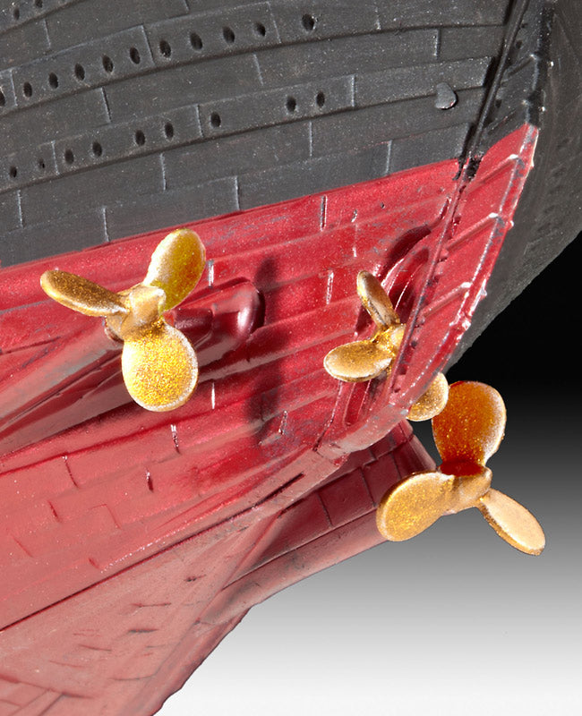 Revell R.M.S. TITANIC modelskib