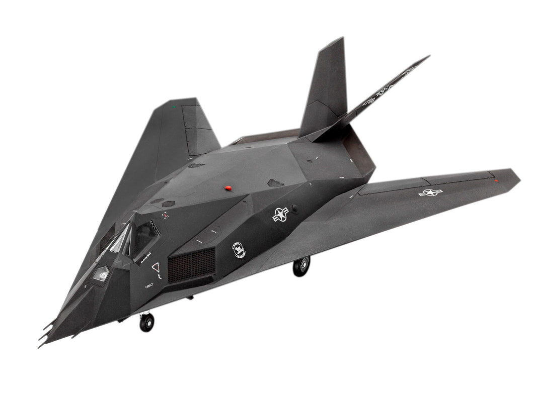 Revell US Air Force 75th Anniversary modelfly - Med lim og maling