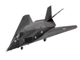 Revell US Air Force 75th Anniversary modelfly - Med lim og maling