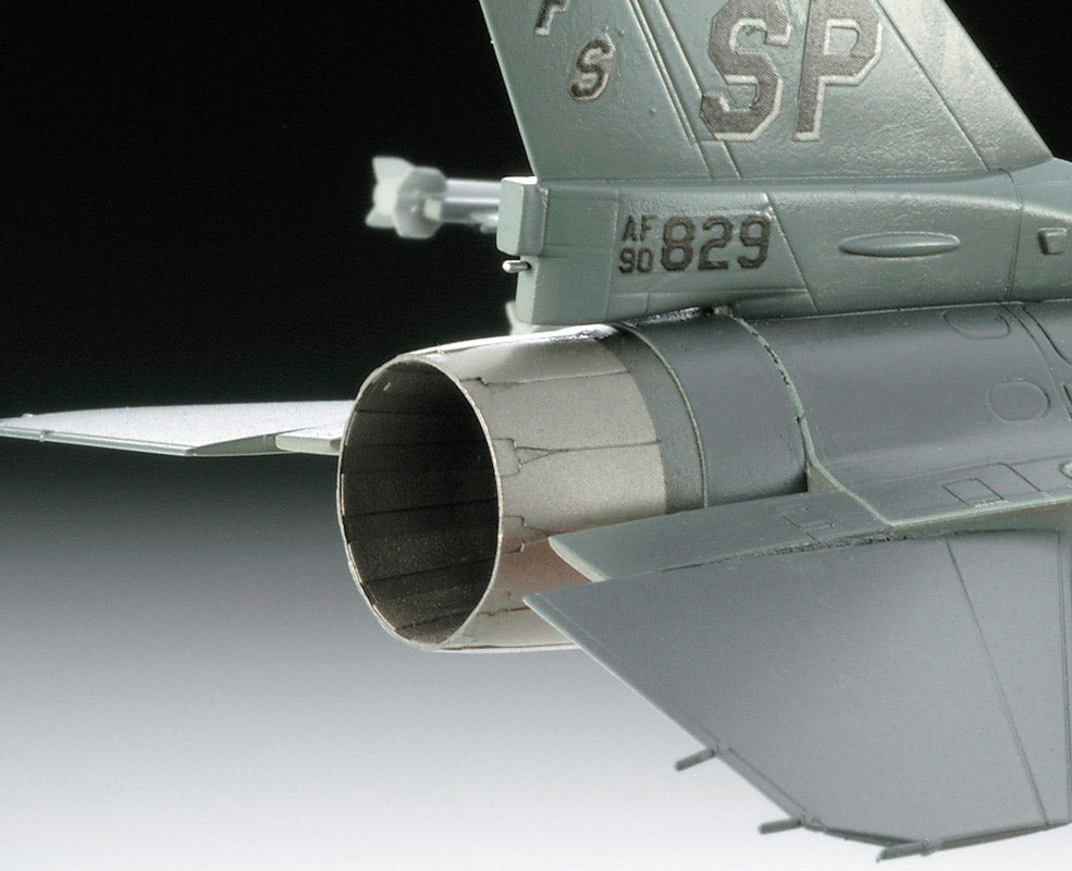 Revell US Air Force 75th Anniversary modelfly - Med lim og maling