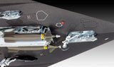 Revell US Air Force 75th Anniversary modelfly - Med lim og maling