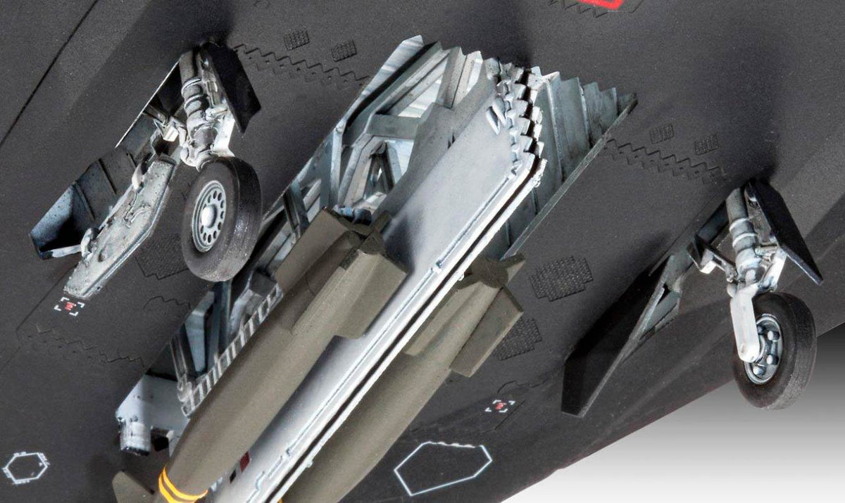 Revell US Air Force 75th Anniversary modelfly - Med lim og maling