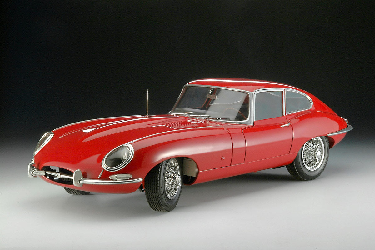 Revell Jaguar E-Type 1:8 - modelbil