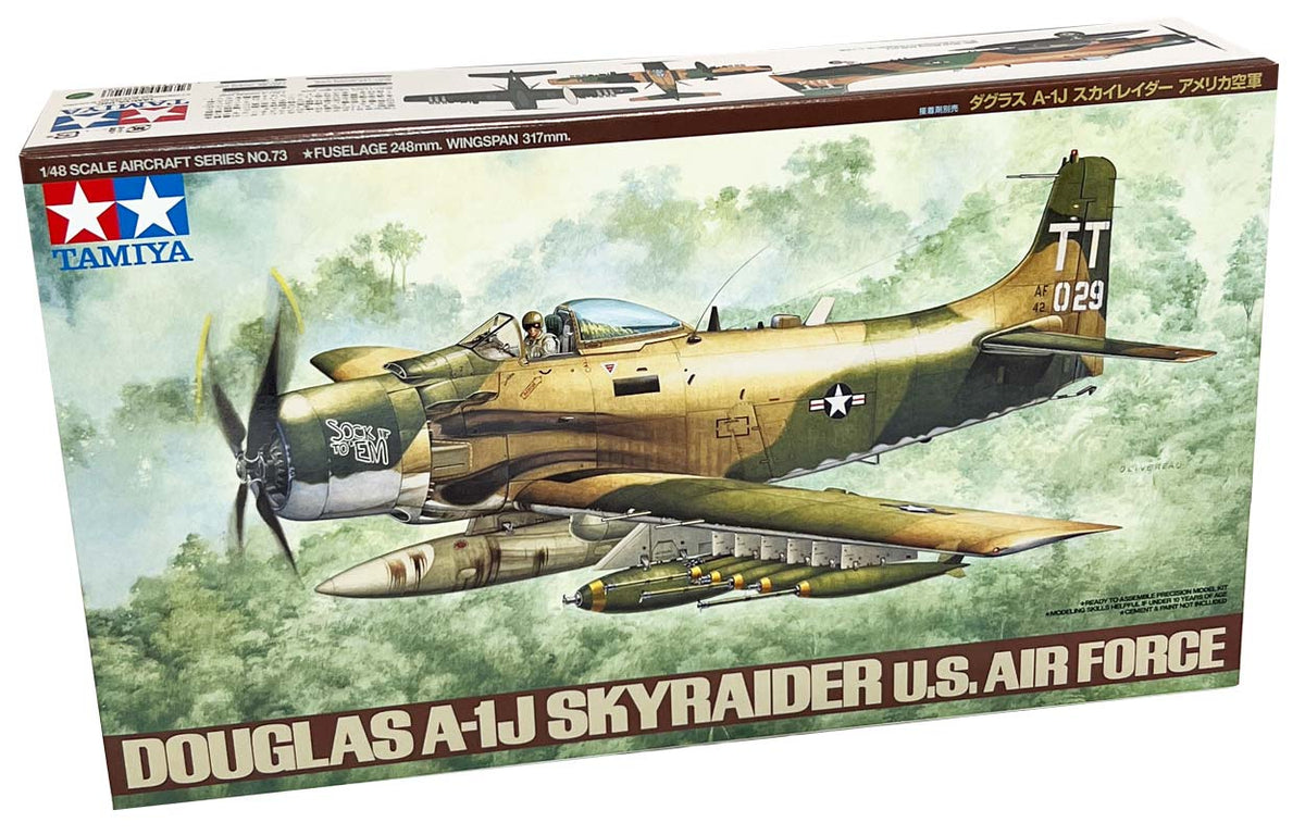Tamiya Douglas A-1J Skyraider U.S Air force modelfly