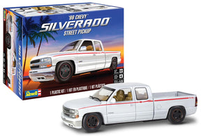 Revell 1999 Chevy Silverado Custom Pickup modelbil