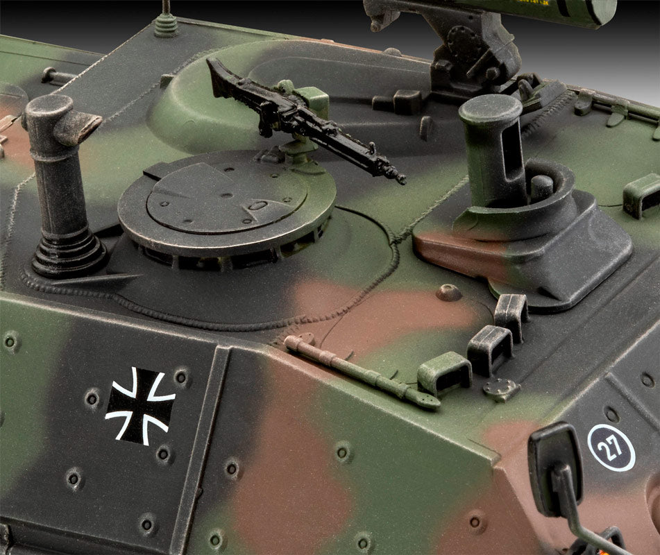 Revell Raketenjagdpanzer Jaguar 1: 1:35 modelkampvogn med lim og maling