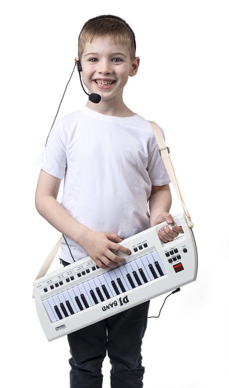 Keyboard med headset og rem